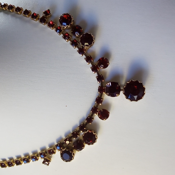 Vintage Deep Red Rhinestones Necklace in Gold - Picture 7 of 12